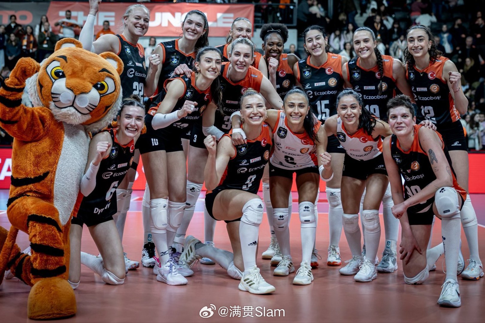 女排 ⚡️伊萨奇巴希挺进排球杯半决赛🟠 伊萨奇巴希 3-0 格兹泰佩 🔴📌