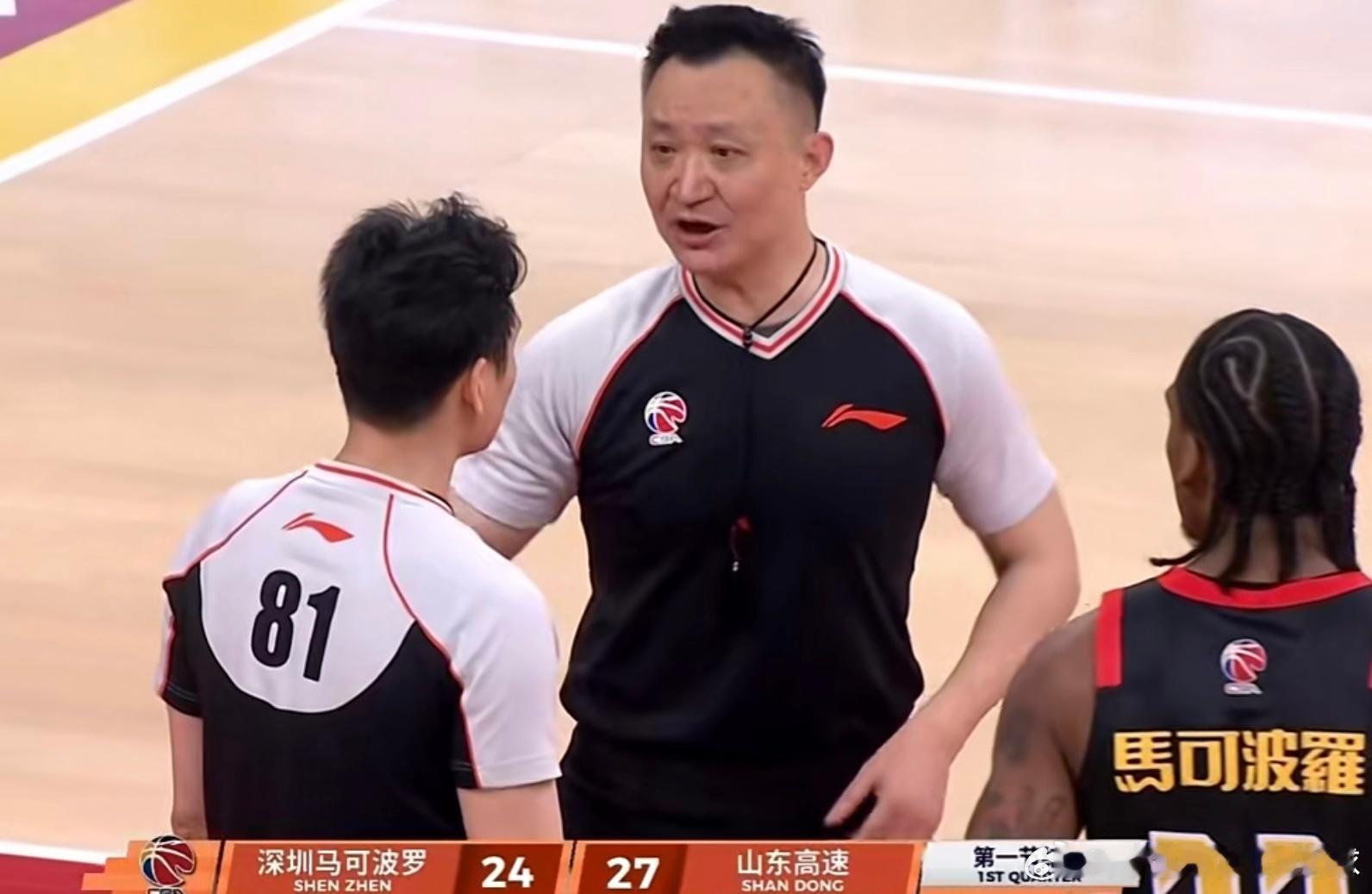 【首节战报】深圳冲击16连胜遇阻，首节落后山东3分，新援首秀命中三分CBA常规赛