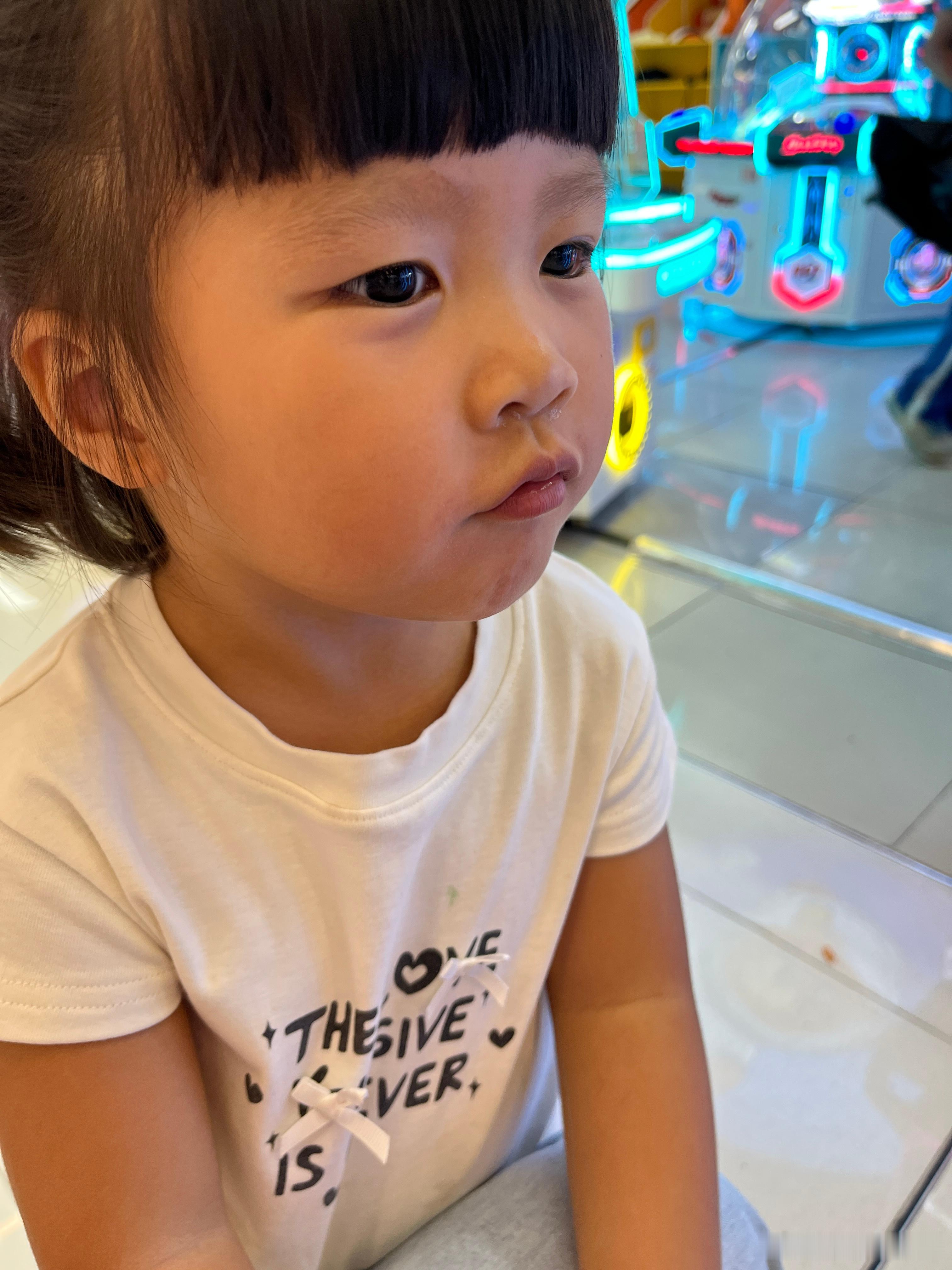 吃饱饭出来活动，这雨从早上下到晚上，5点多那会停了一下，后面又开始下暴雨，除了来