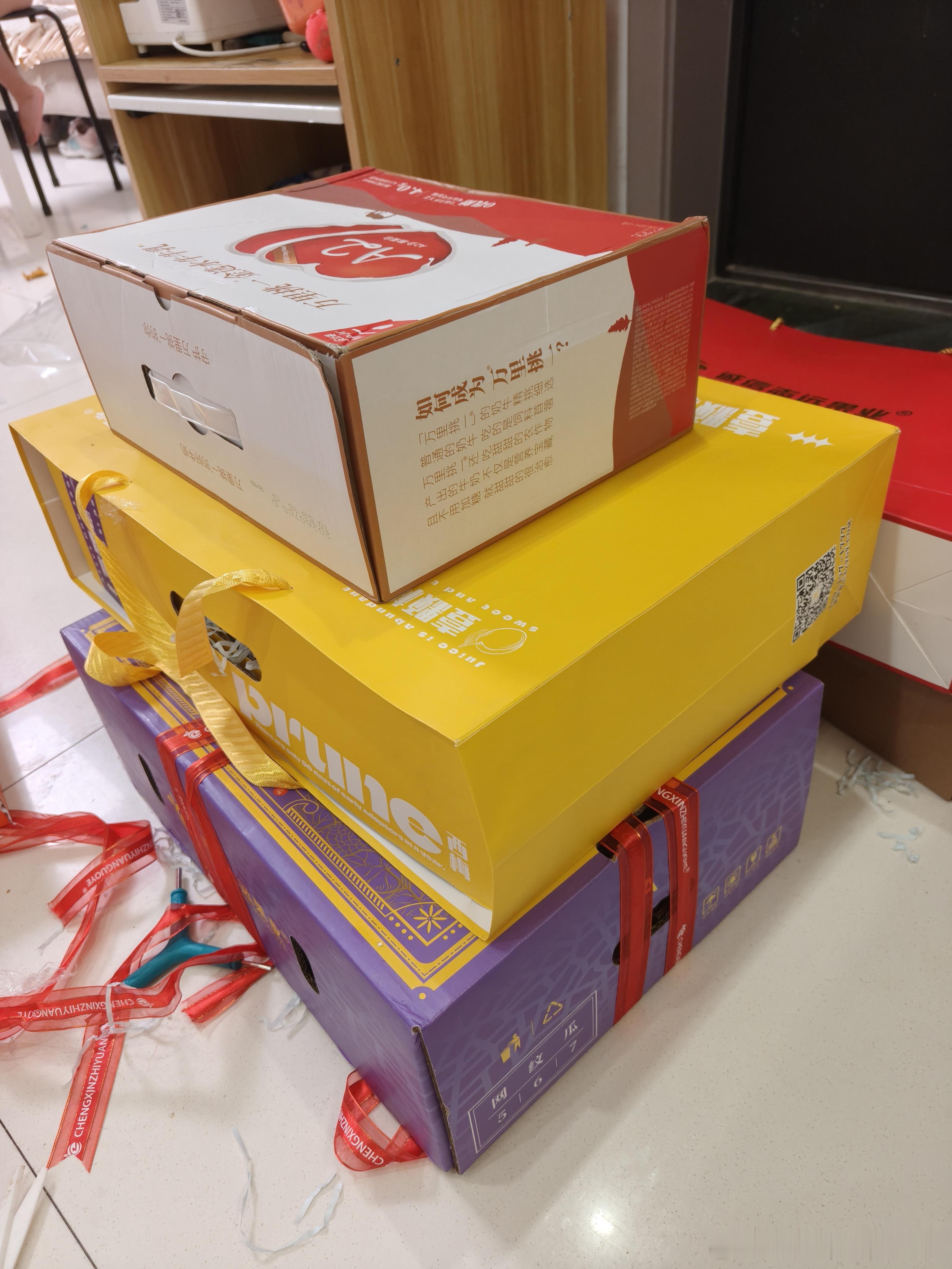 这些水果是真好吃。甜的是真甜。会买水果的人，是真会买。 ​​​