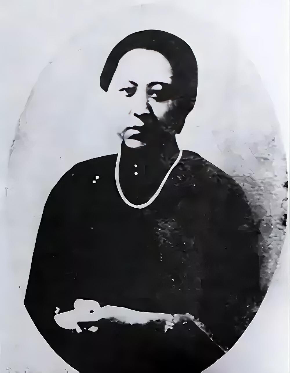 1916年，41岁的张作霖看上了一个18岁的女学生，想娶她当五姨太。女孩母亲不乐