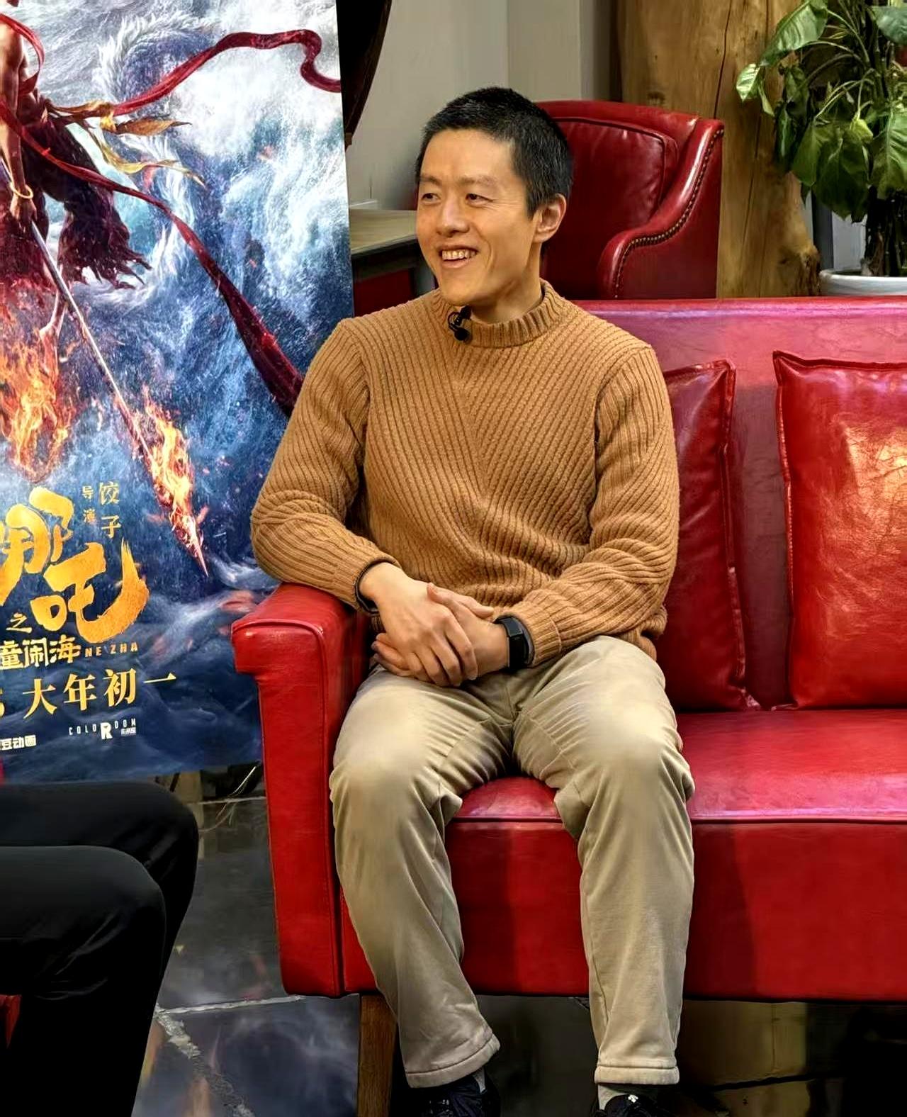 票房破百亿的导演，去领个奖居然连个替身都不派，这到底是真清高还是怕翻车？
饺子又