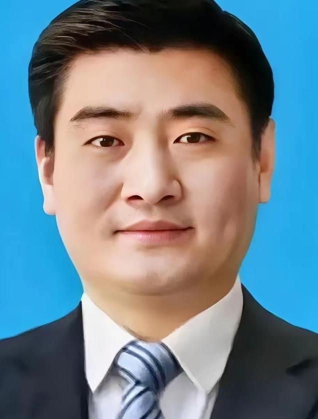 就在昨天！

界面快讯传来消息，戴瑞被查，于是看了一下他的工作履历，1973年1
