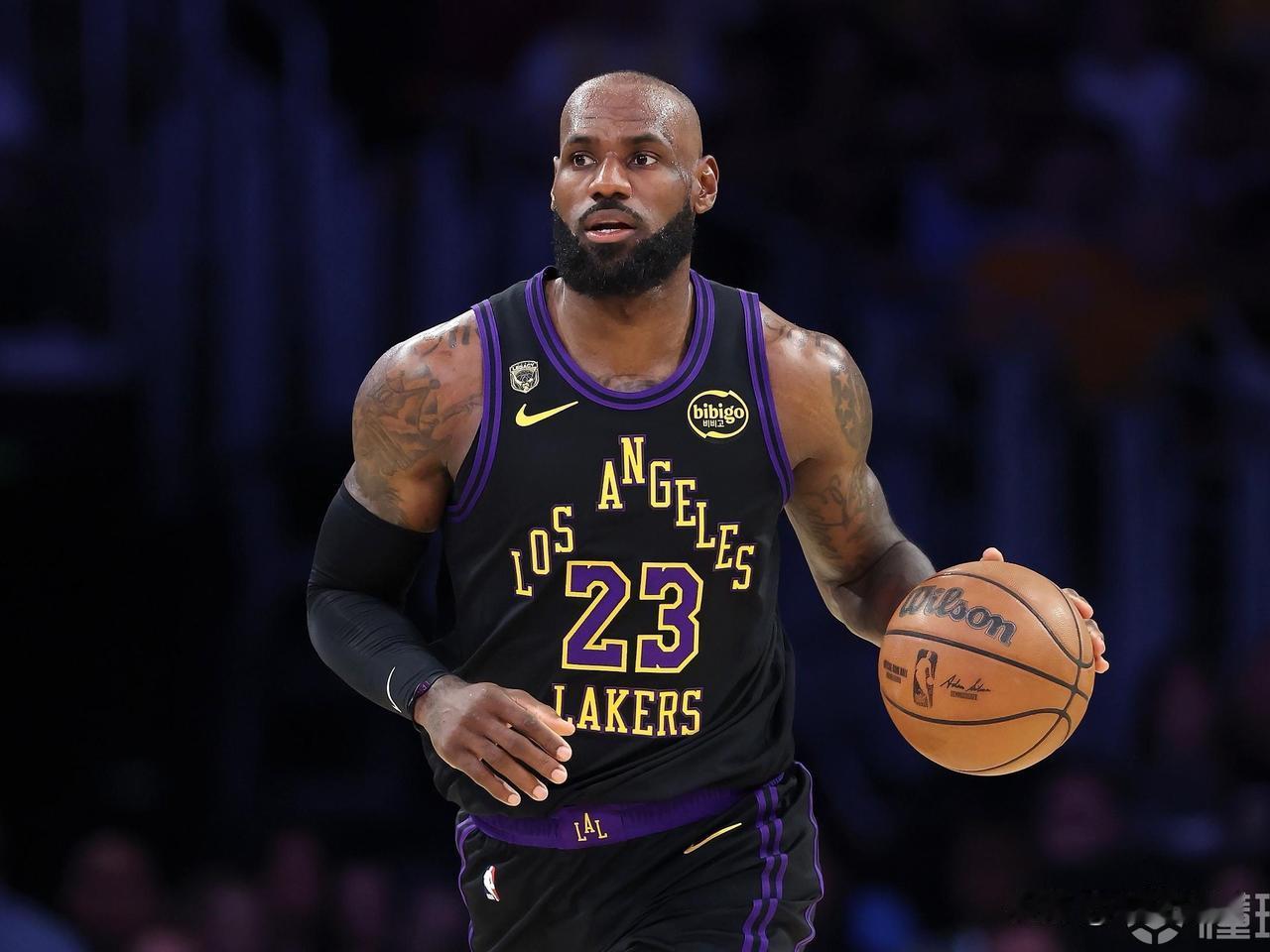 雷霆险胜湖人横扫晋级西决…NBA季后赛第二轮G4，湖人110-115不敌雷霆遭到