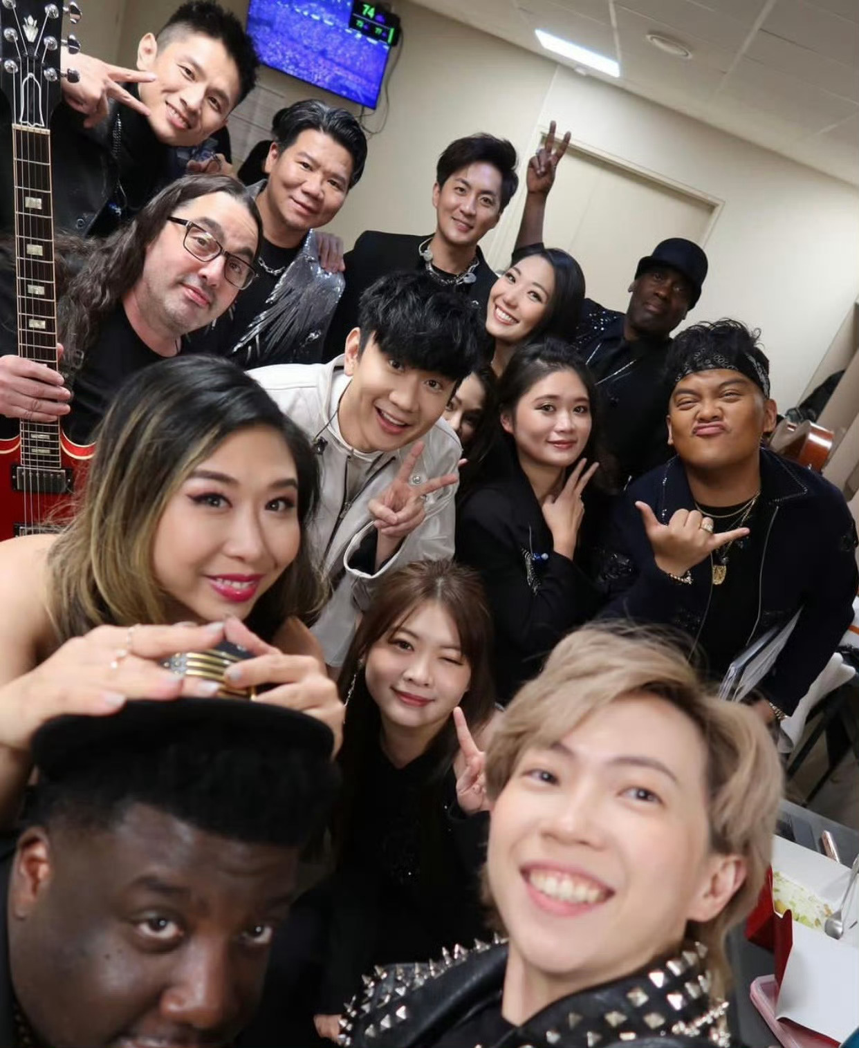 林俊杰  🌀  林俊杰jj20世界巡回演唱会 想念可可爱爱的演唱会宝宝啦   
