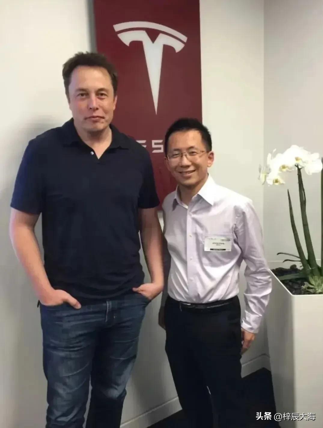 地球上最有钱的两个人。马斯克🇺🇸&张一鸣🇨🇳
一个是1971年出生，毕业