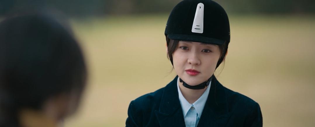 在电视剧《罚罪2》中，直到张欣的女秘书辞职，才知道张欣对文江燕的算计有多深。
