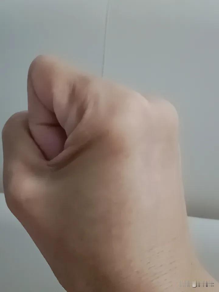 我是8月底开始慢跑的，超慢跑到今天快一个月了，折磨我近二个月的大腿根部疼就在跑第