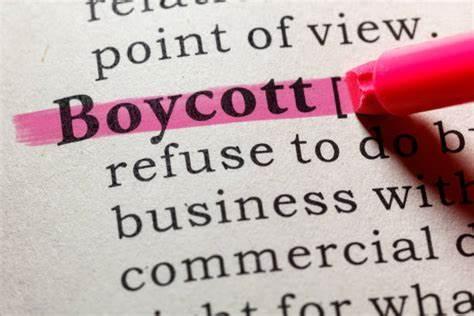 boycott（抵制）一词的由来  
很多英语单词都有其出处，boycott本来