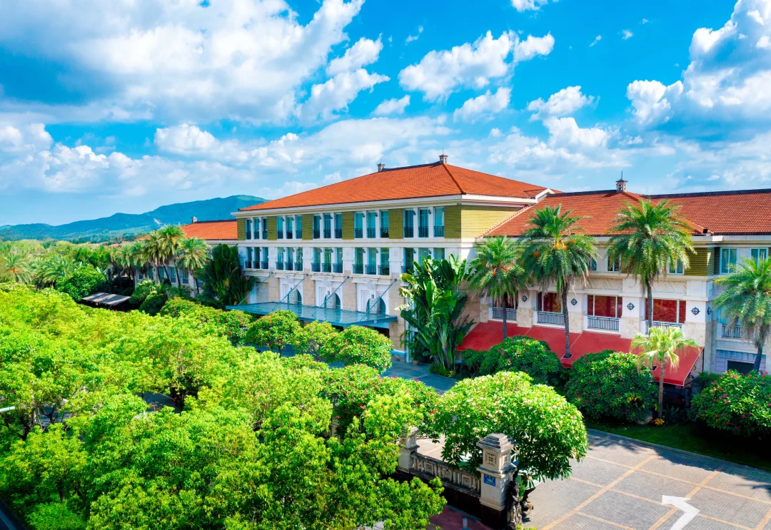 在日月谷实现「温泉+玩乐」一站式神仙度假