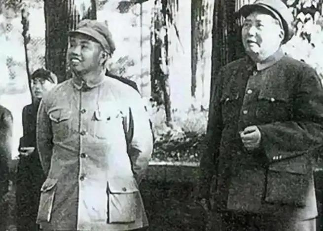 1938年，许世友找刘伯承报到，刘伯承给他安排了一个副旅长的职务。

曾当过军长