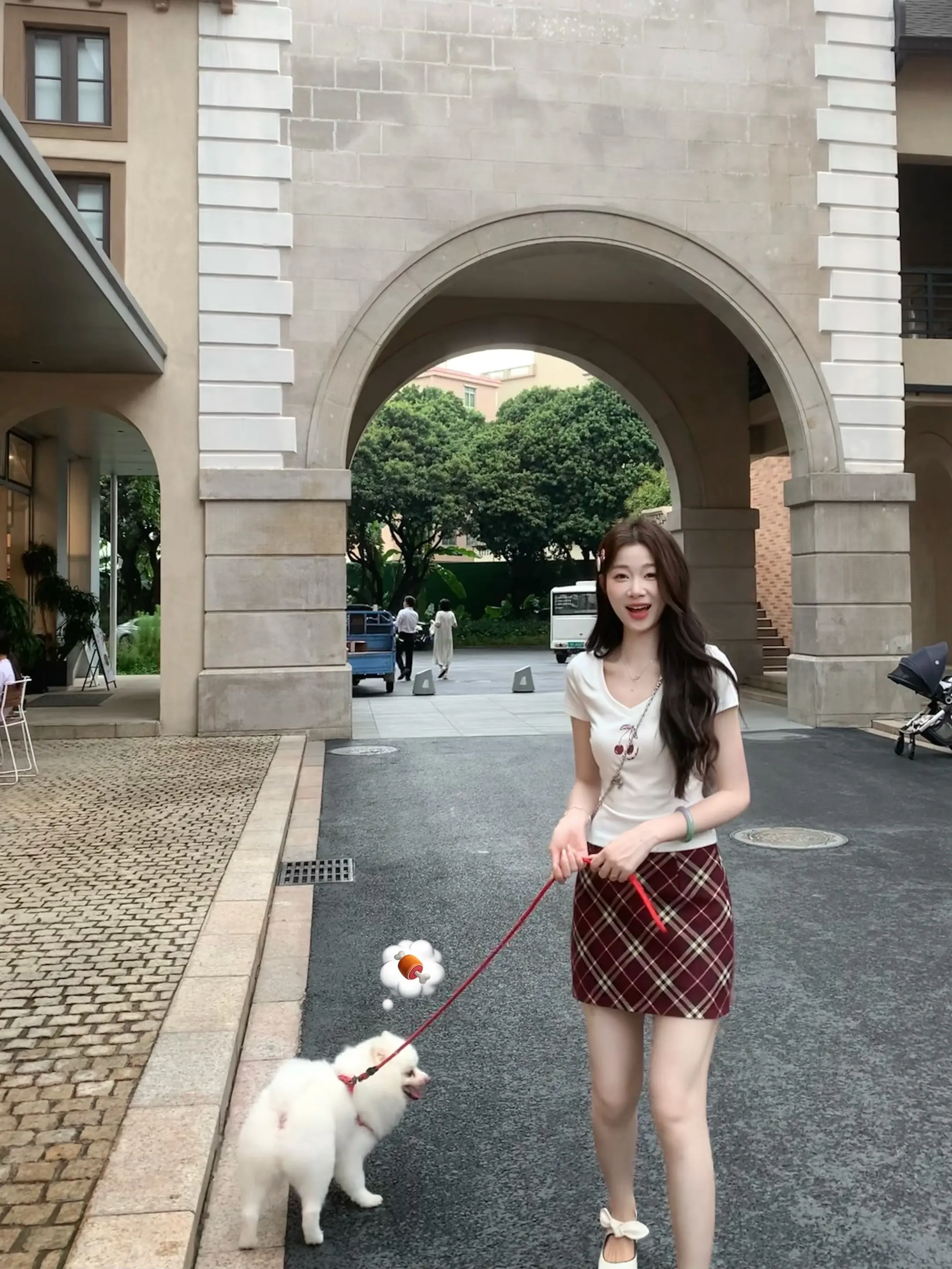 我八十岁都会因为穿到漂亮衣服而感到开心。明天预热啦大家蹲好