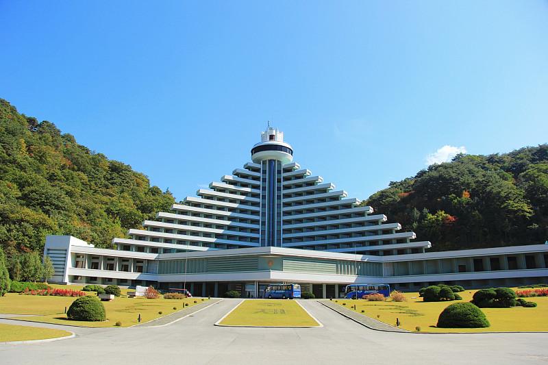 ＃朝鲜有什么著名的旅游景点＃
    朝鲜作为亚洲少有的封闭国家之一，其旅游景点