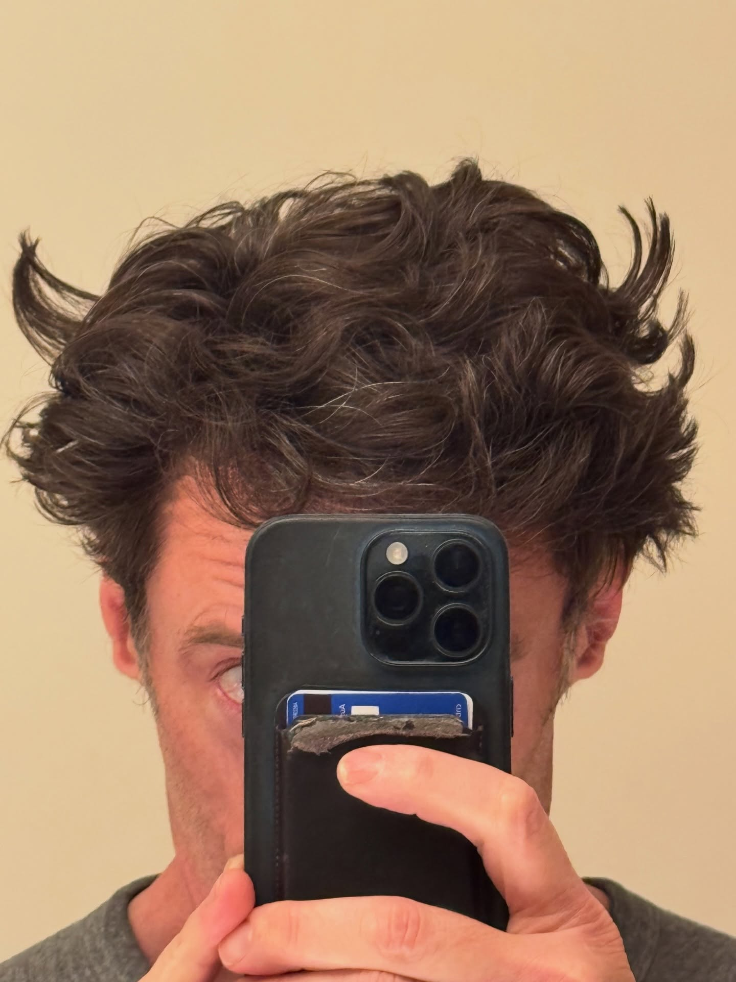 休叔休杰克曼Hugh Jackman秀金刚狼式发型新自拍！他表示：“当你醒来，看