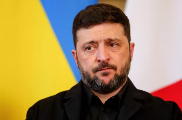 若泽连斯基答应割让领土，3000万乌克兰人第一个不答应？

最近特朗普施压泽连斯