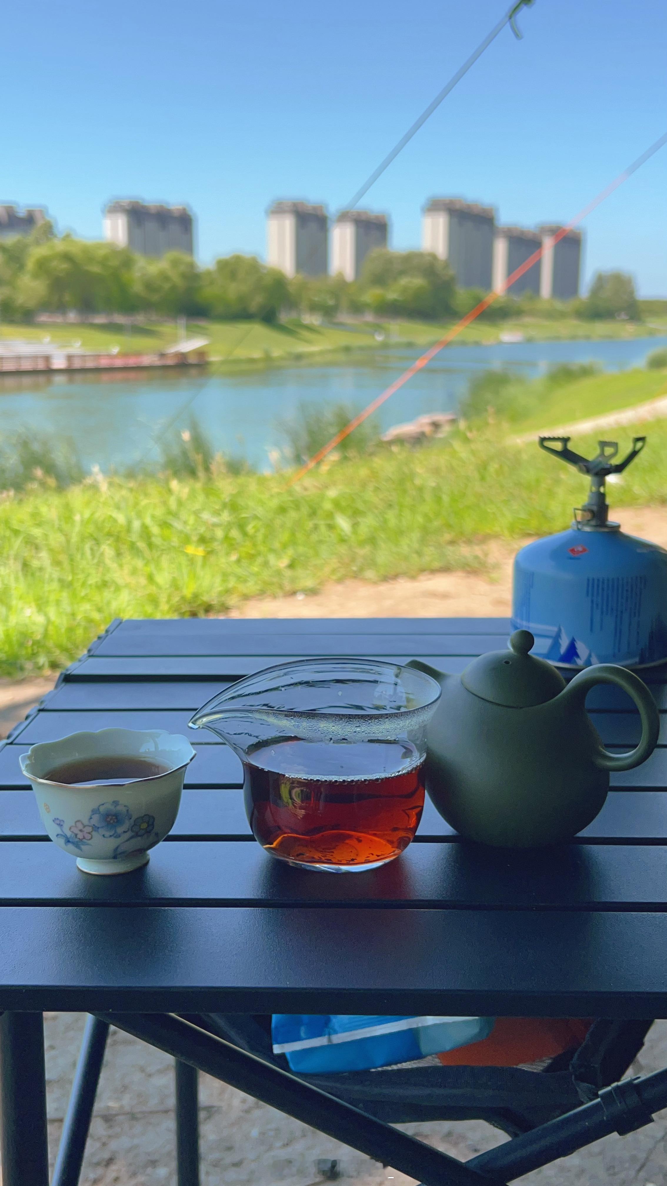 好不容易面吃上了，没带筷子