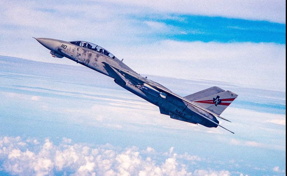 猫宁。 VF-201 ‘Hunters’ 中队旗下F-14大猫 ​​​