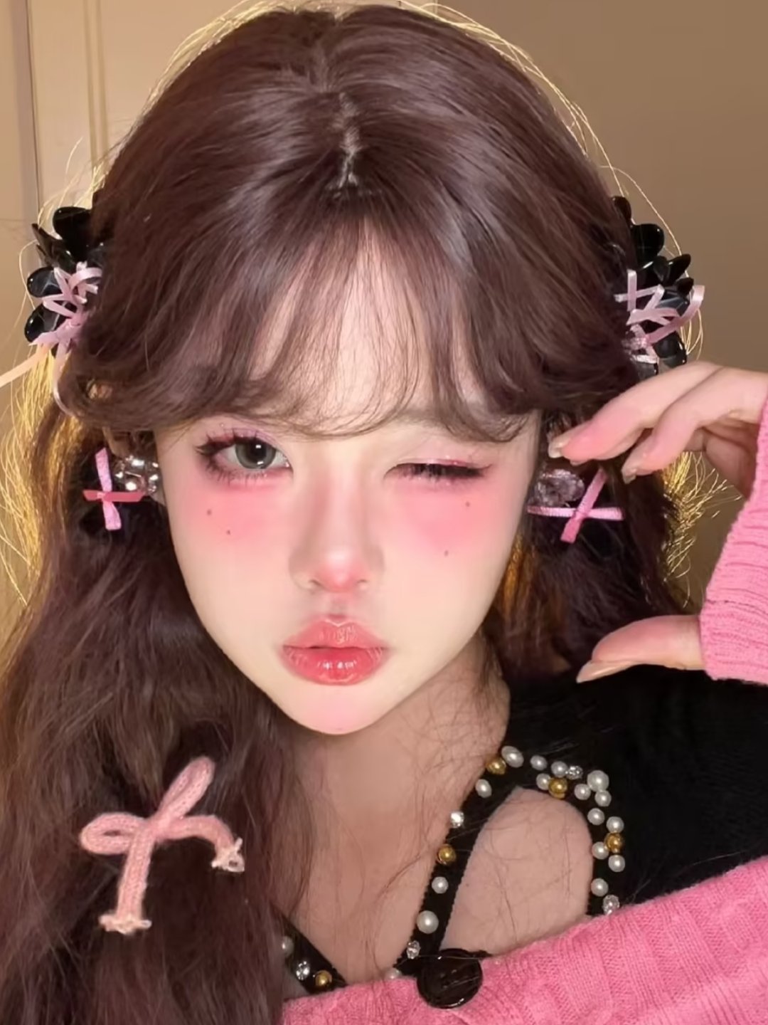 少女心大爆发妆，演唱会就该画这种甜妹妆，粉粉嫩嫩的也太上镜了，舞台灯光下直接白到
