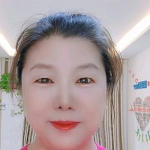 爱生活的大海姐姐