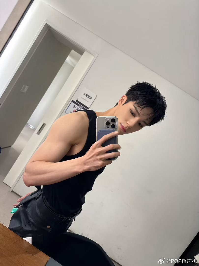 NCT今天太热闹了NCTDREAM有不小心发了电子烟的WayV有两年没合体的队友