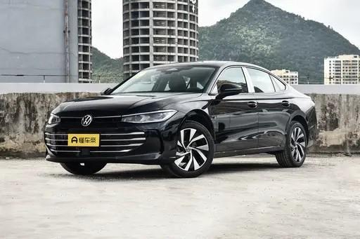 帕萨特：买它不图新鲜，图个体面
帕萨特挺适合那种"不想天天研究车"的用户，稳重耐