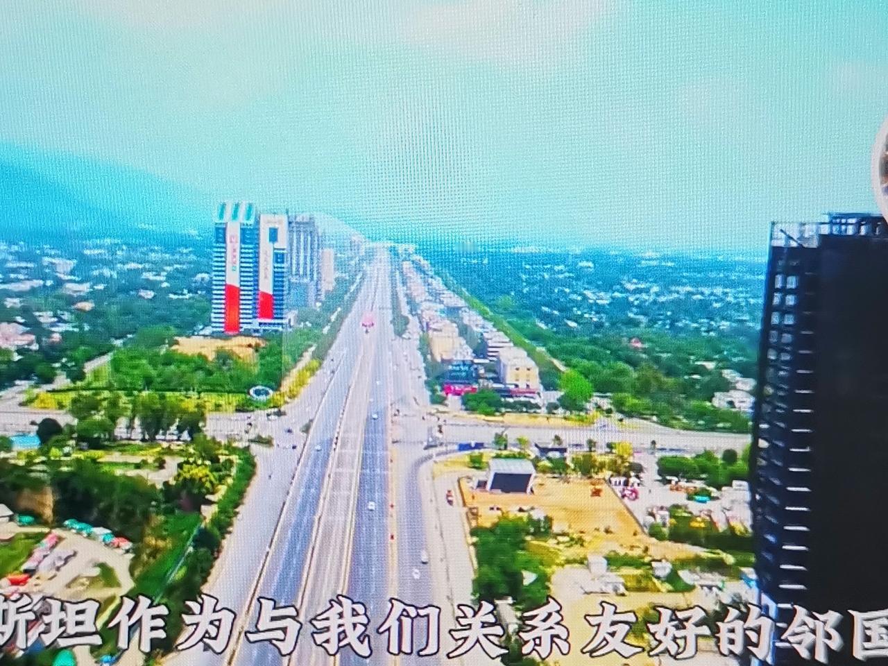 我们国家卖武器给巴基斯坦的事情：这件事吗；我认为很关键的是：巴基斯坦与美国的关系