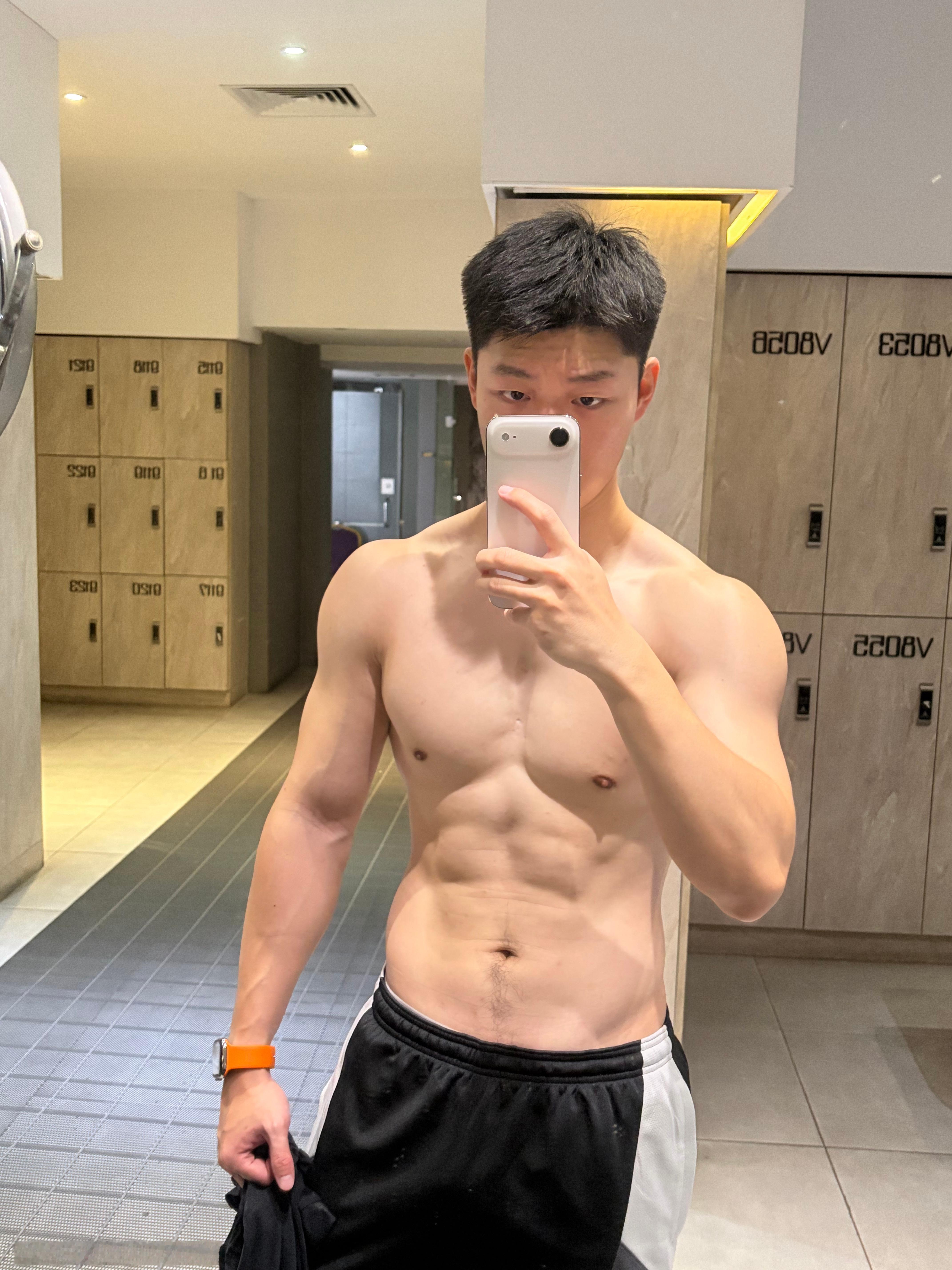 现在都不爱拍了，喜欢被拍