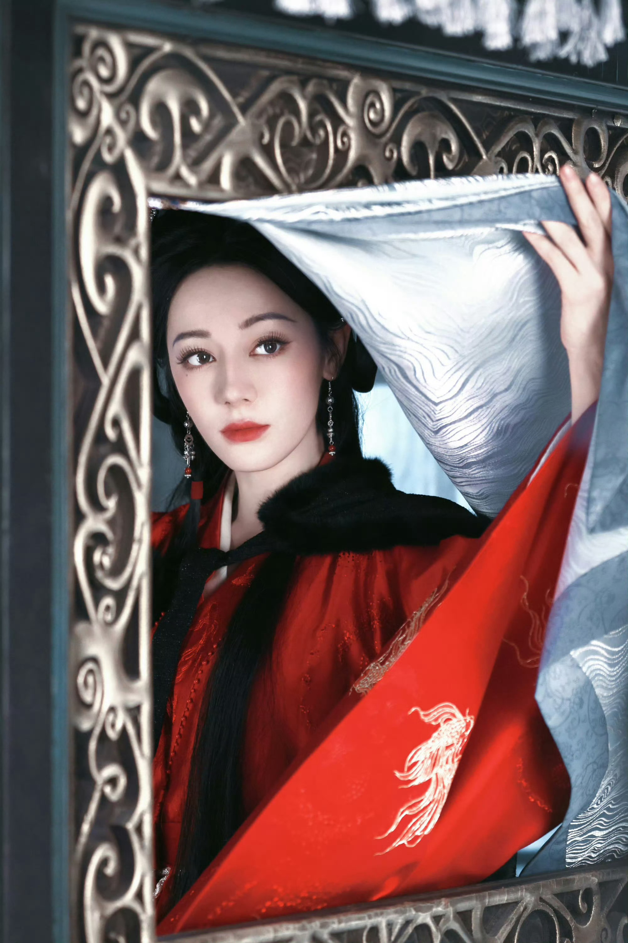 白日提灯腾讯视频热度值破25000迪丽热巴冲冲冲