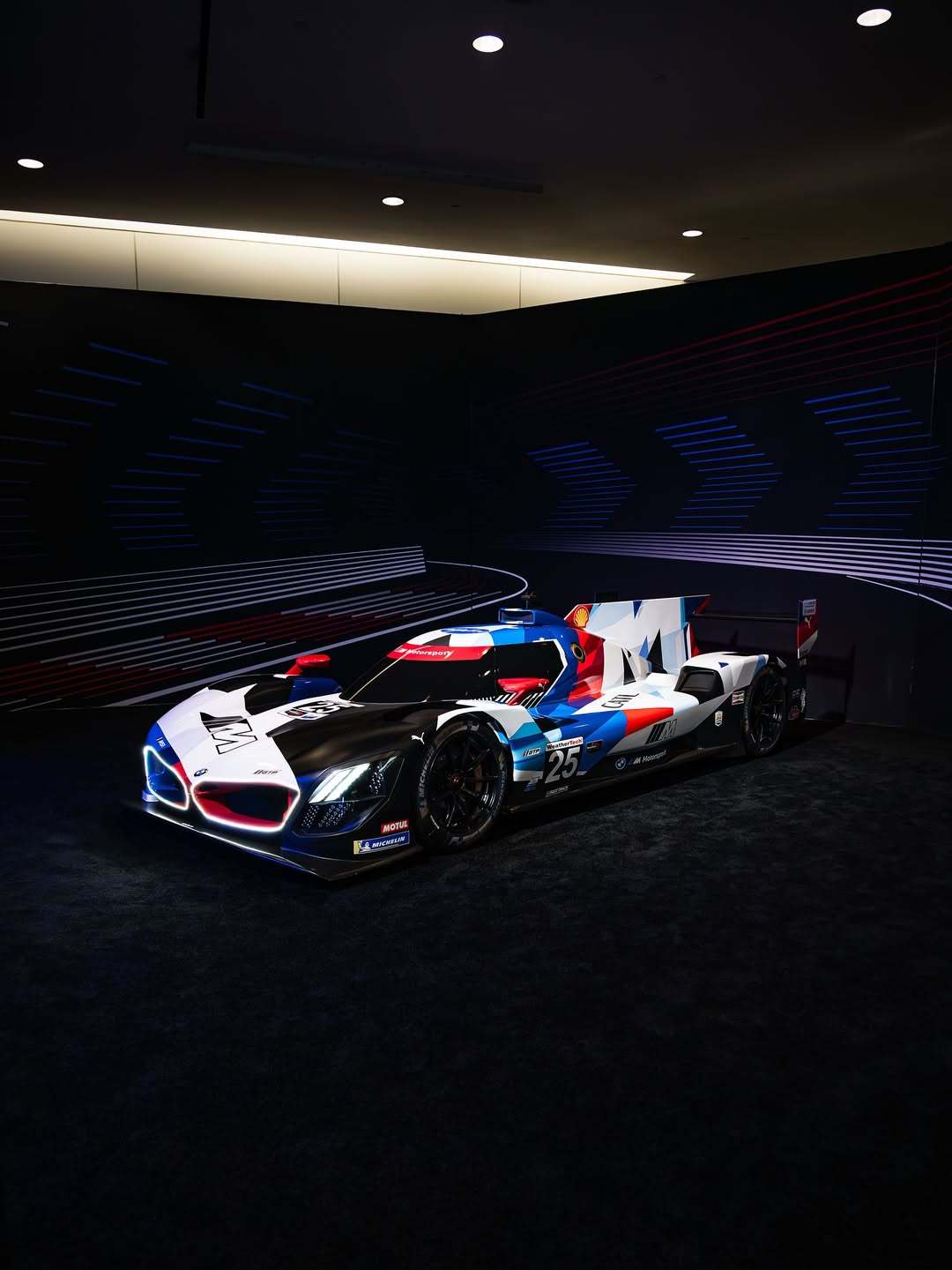 BMW M Hybrid V8 Racecar ​​​