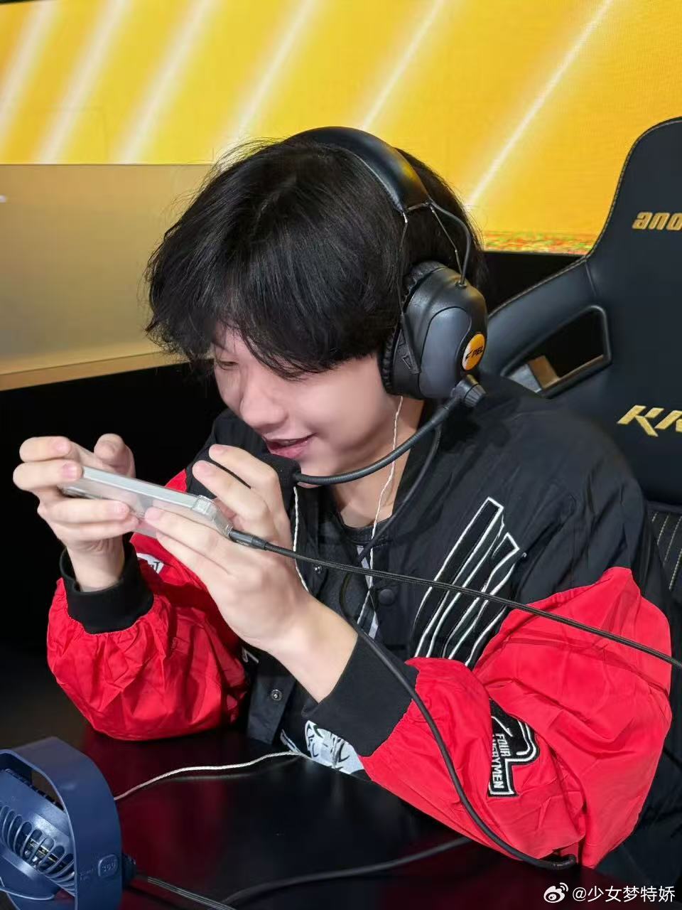 4AMmingskr春季赛淘汰破百4AM三局两鸡恭喜mingskr达成春季赛淘汰