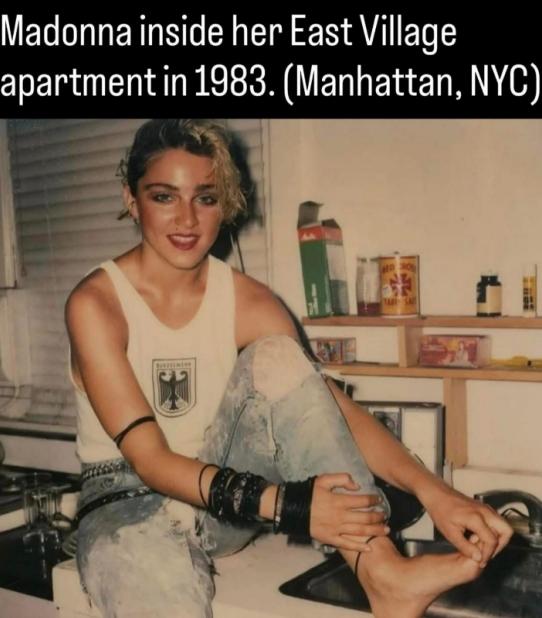 1983年，一个身揣35美元的女人蜷缩在纽约东村臭气熏天的破公寓里，谁也没想到，