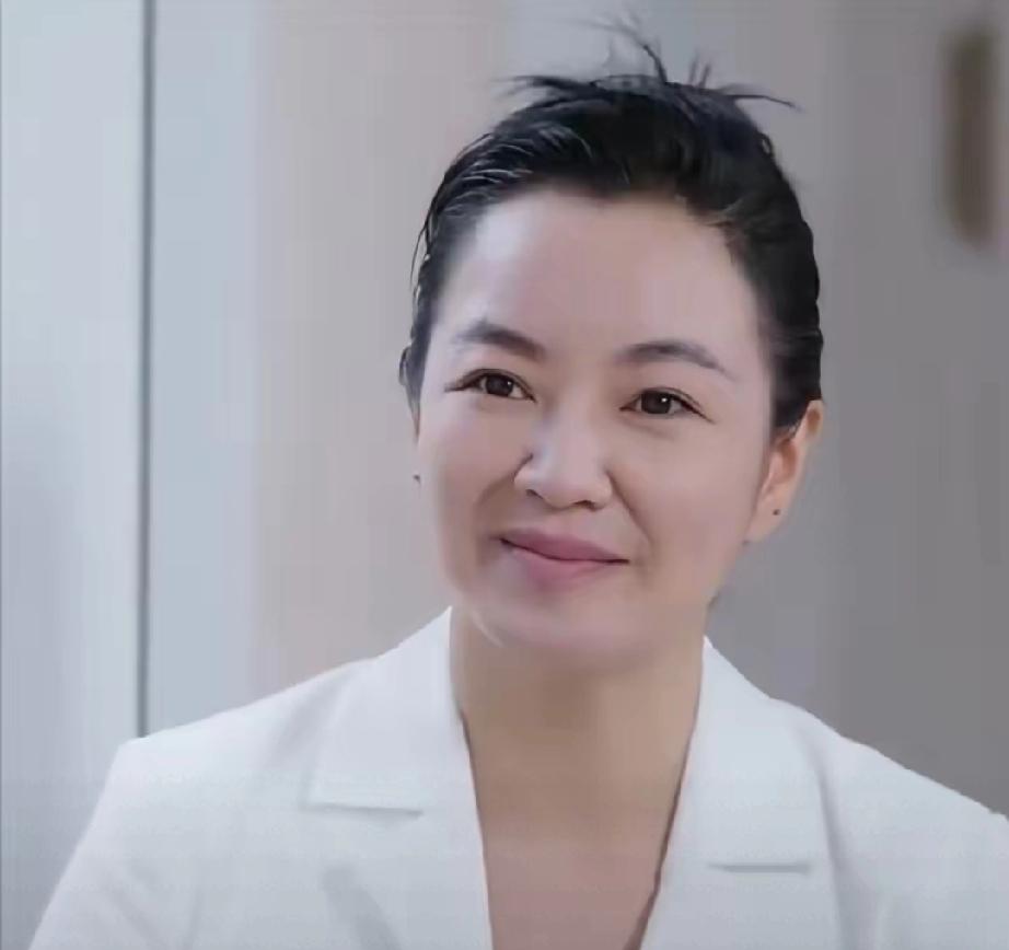 从台北综艺咖到北漂制作人，阿雅用十年活成了别人羡慕的样子
 
    曾经在《我