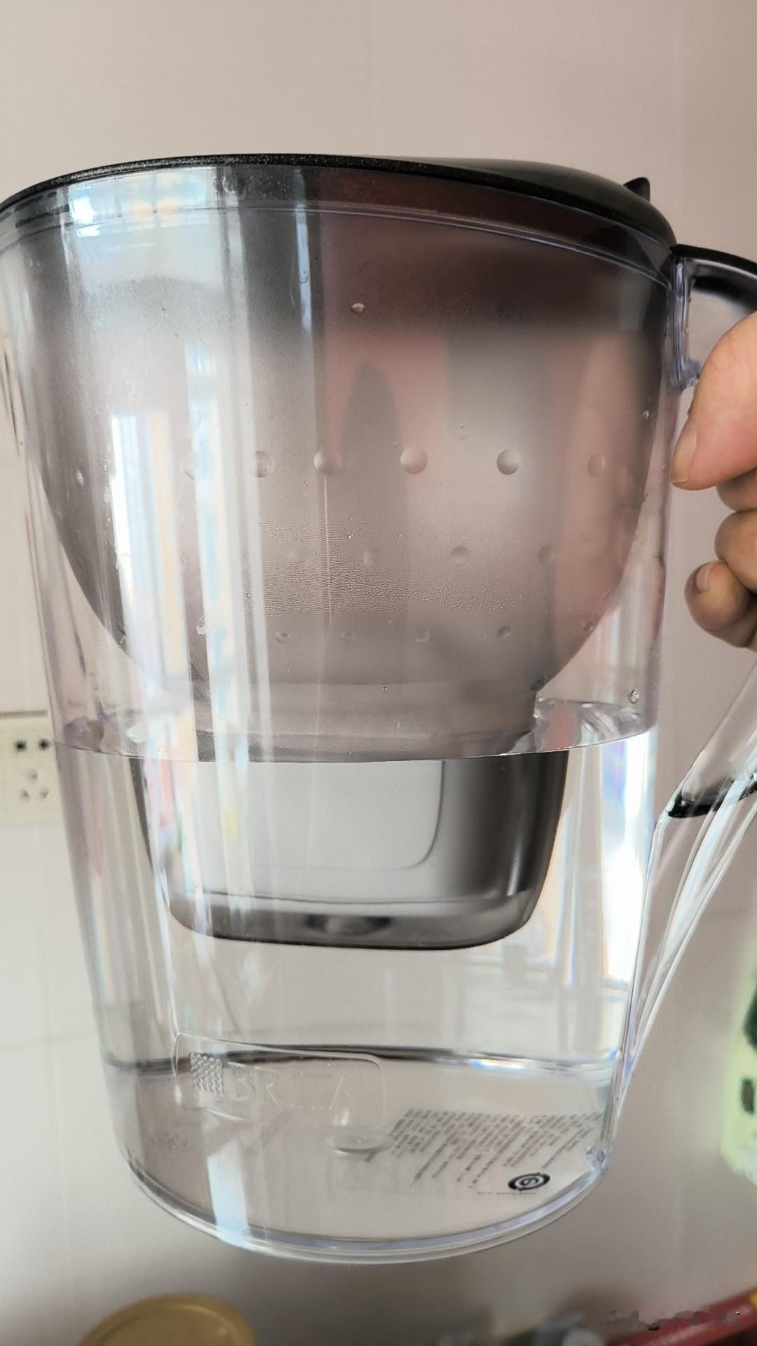 我一直用不锈钢壶在燃气上烧。
遇到特殊情况，偶尔用电热水壶。
比如，出差在宾馆，