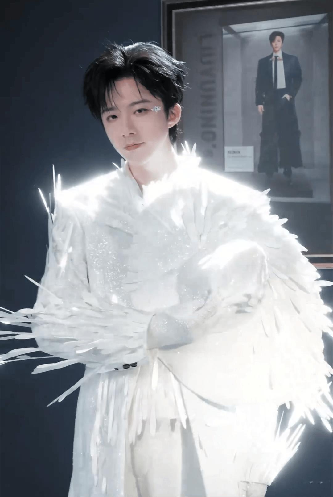 刘宇宁新歌天星术 | 腾讯音乐由你榜 | 摩登兄弟 在线冲浪，终于遇到你啦！ 是