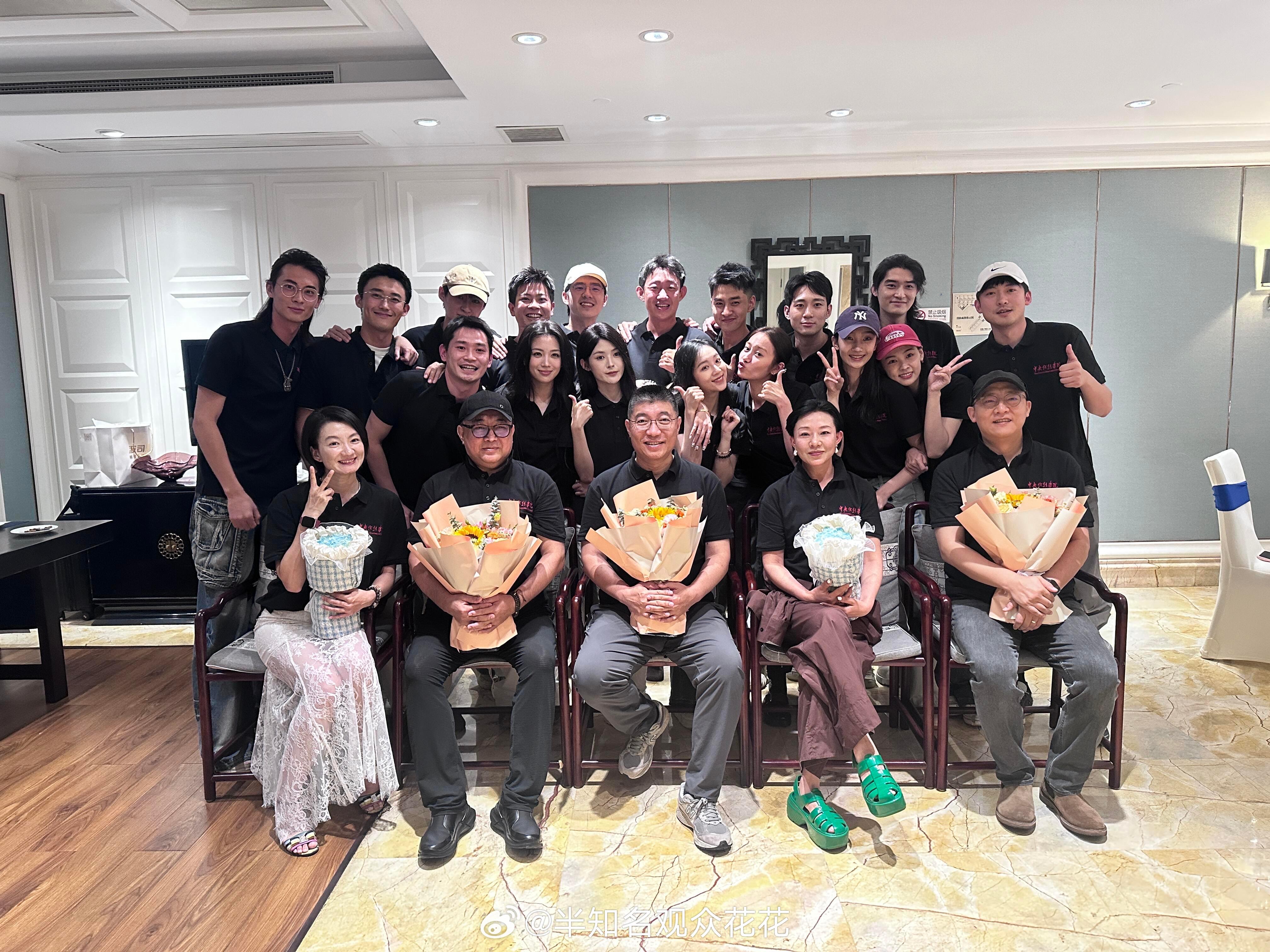 好多熟人中戏15级表演班聚会照中戏15级表演班十周年聚会照 ​​​