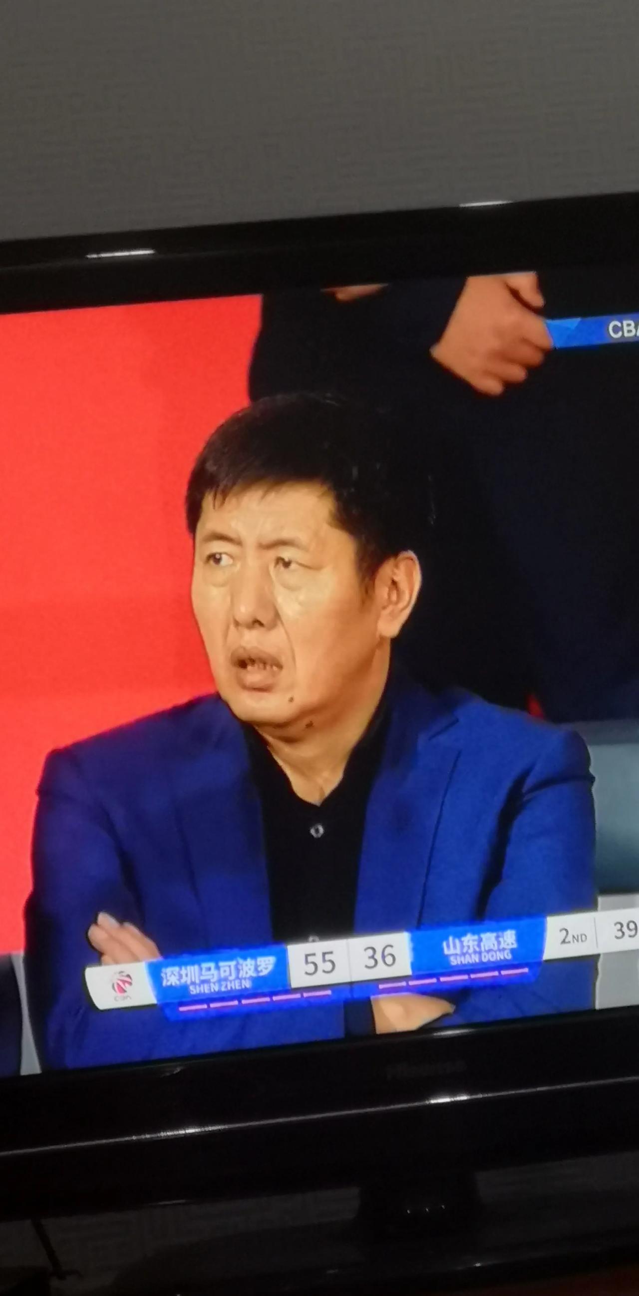 山东主场又被浙江1分绝杀，三问丁伟：
第一问：最后时刻为什么换下陶汉林，陶汉林第