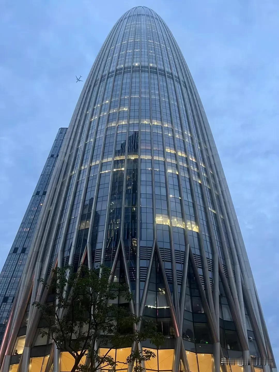 原来南山的华润春笋的尖尖长这样，是不是很有特色，连我这个老深圳人都是头一回见[灵