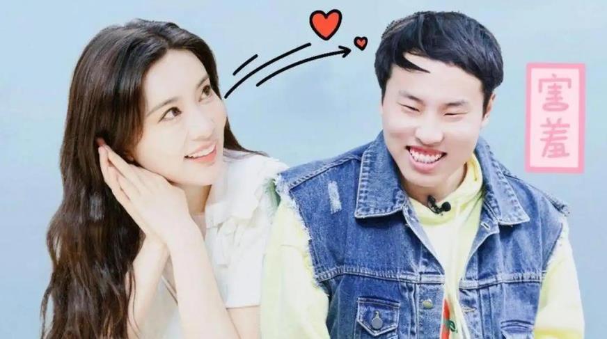 徐志胜带女友和父母聚餐 脱口秀演员徐志胜被拍到携圈外女友与父母聚餐。从现场画面来