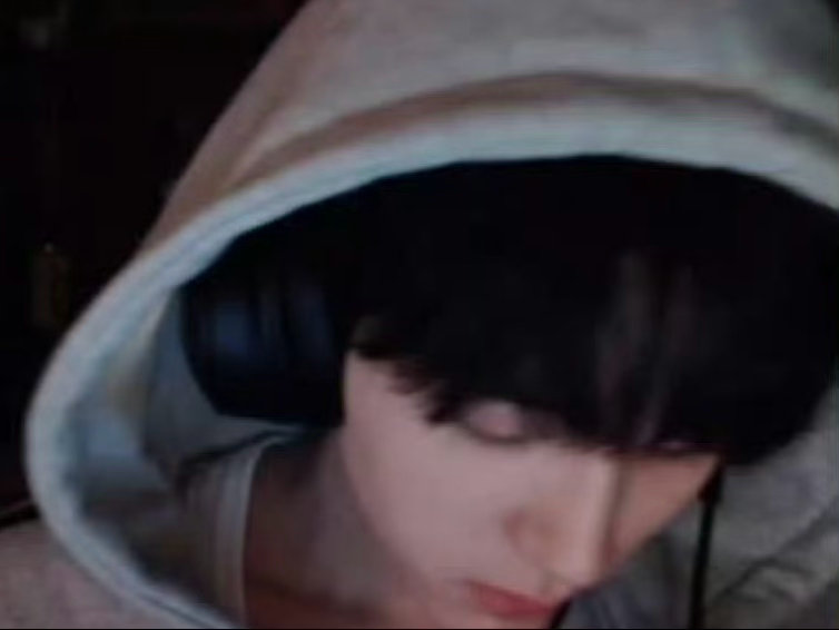 周翊然和沙一汀打瓦三天三款周翊然，你们喜欢哪一款？沈阳娇兰活动·白马王子花间颂直