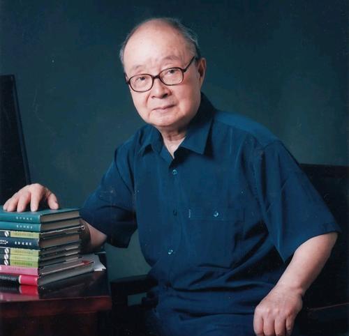 理论物理和核物理学家，"两弹一星"杰出贡献者，中国科学院院士，北京师范大学教授，