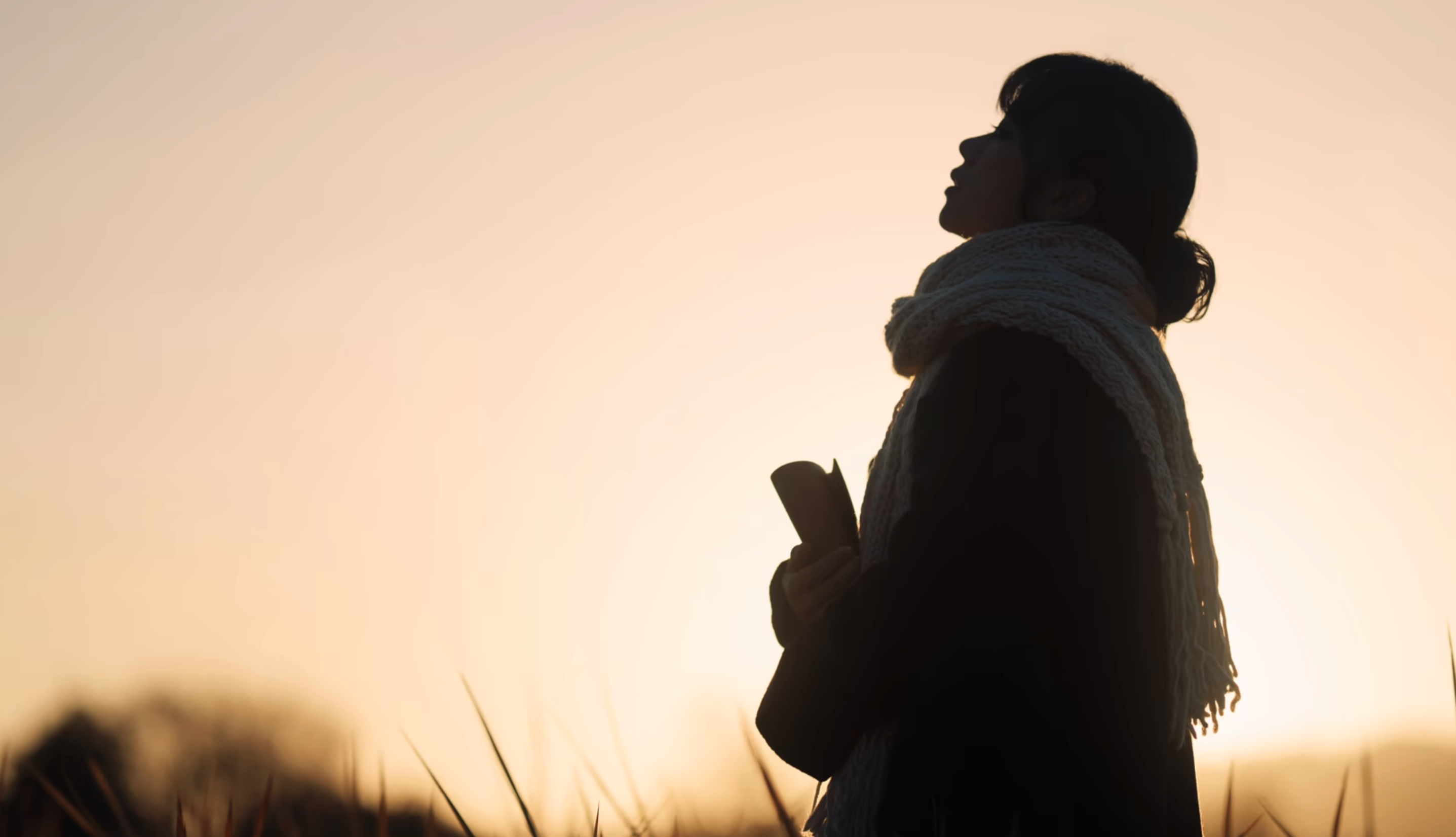 真好看，什么时候给你们拍！【如何给对象拍一组晚秋电影感写真】 如何给对象拍一组晚
