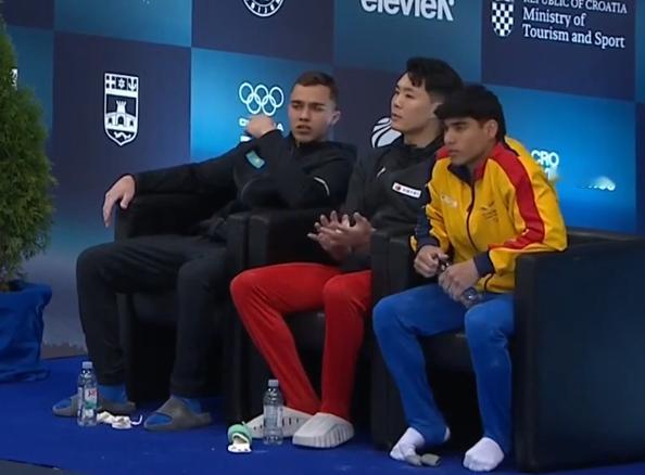 不知道什么语言通话中