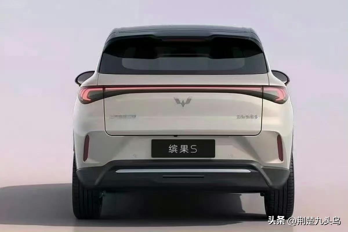 最近去试驾了五菱缤果S，日常代步的体验感真的很贴合生活😌 日常通勤模式下，出行