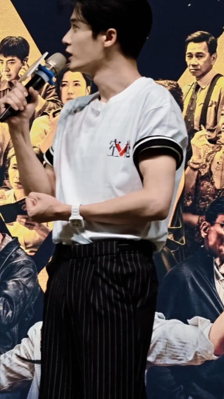 檀健次金鹿奖最佳男演员 🔥檀健次豪士面包全球品牌代言人 你路过四月桃林，一顾人