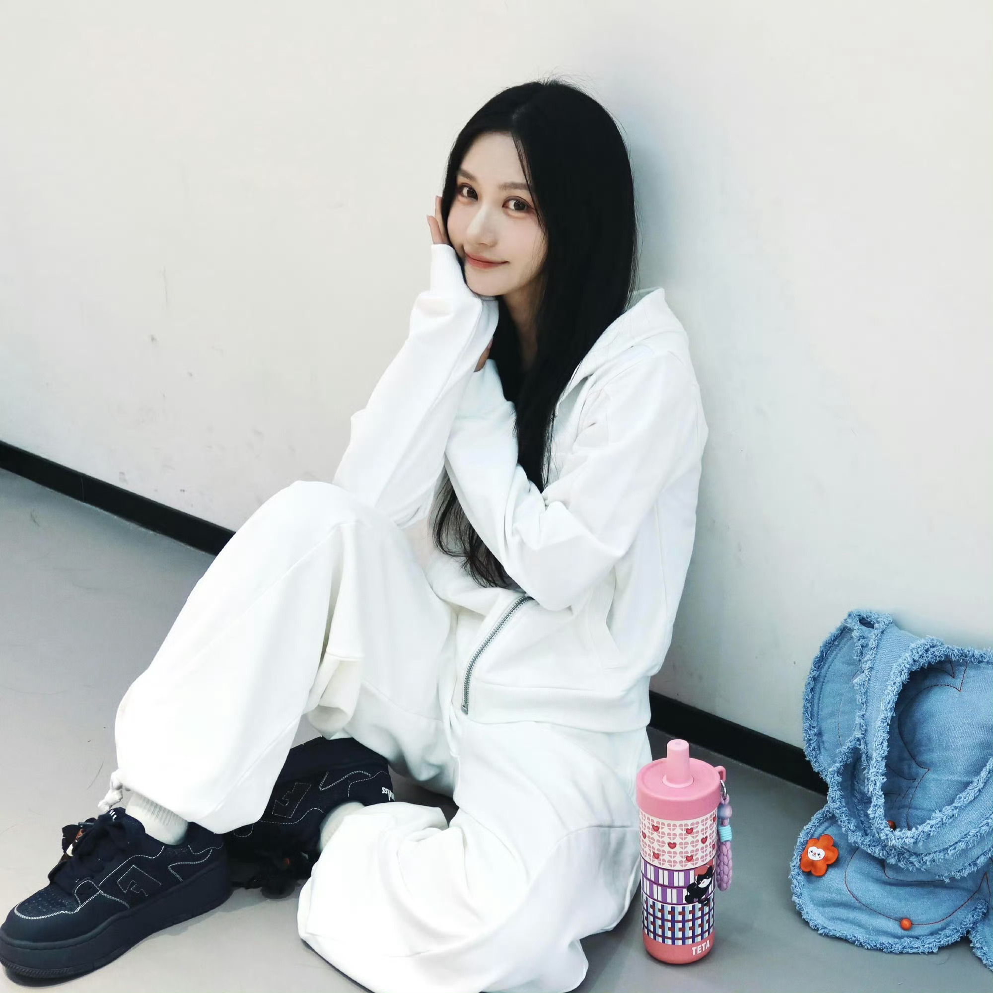 0资历0热度0话题何宣0何宣林是被“0话题”耽误的实力派吧！希望宝藏姐姐能抓住来