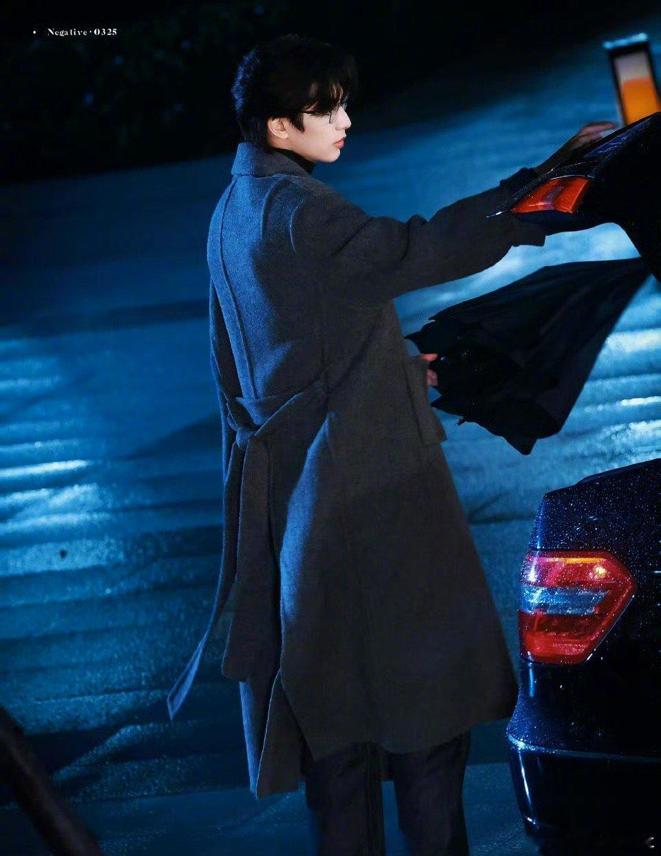 宋威龙的身材，哥哥的身材完全建模级别！｜宋威龙