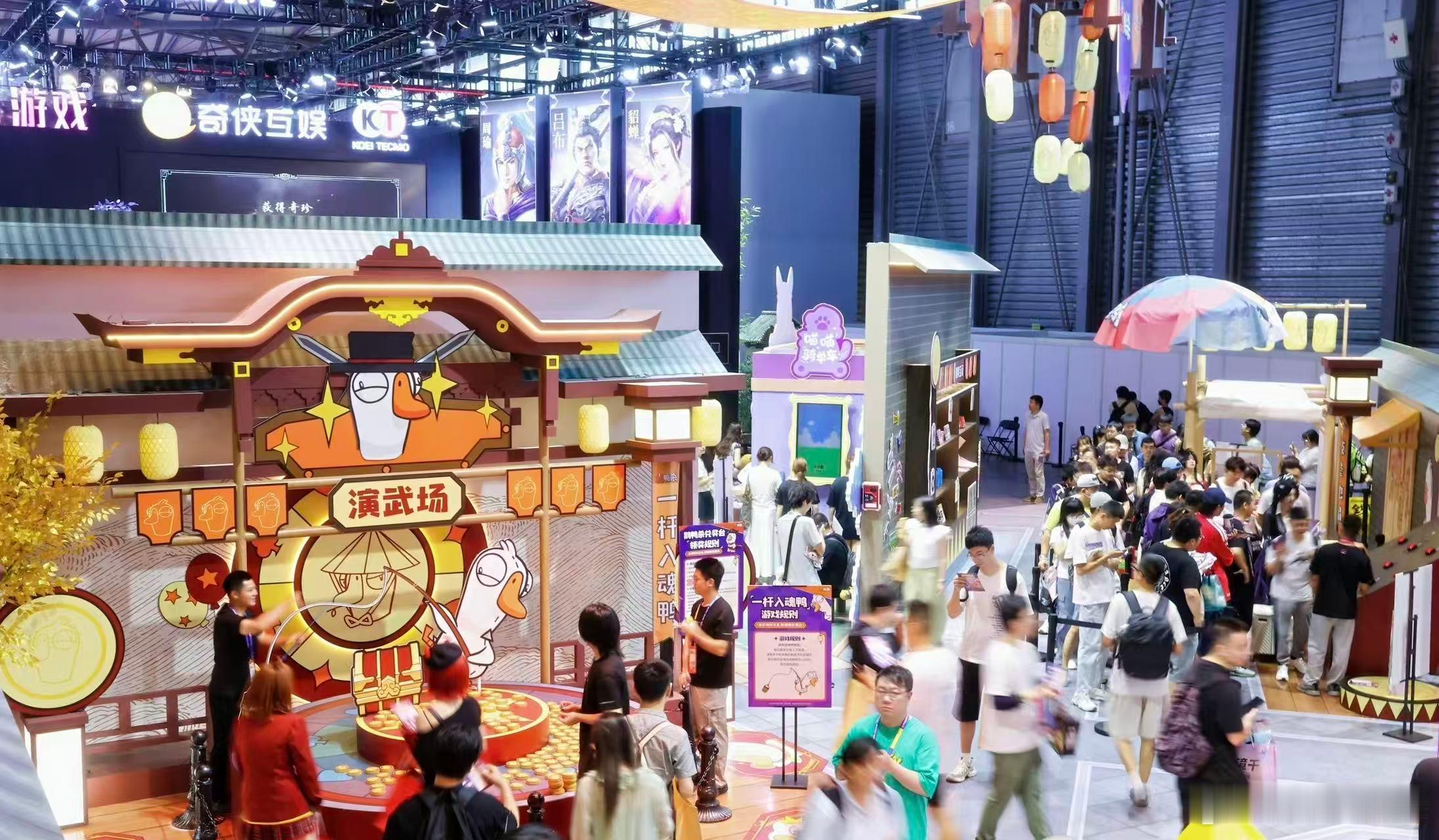 CJ基础鹅鸭杀就不基础侠客装扮和大白鹅同框出镜，两种截然不同的风格融合在一起，算