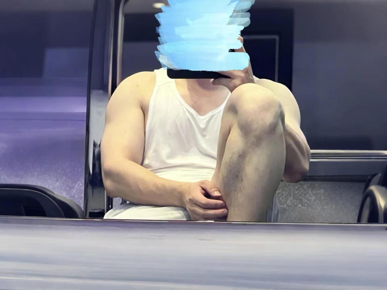 用你刚吃过的东西形容我！肌肉男健身打卡