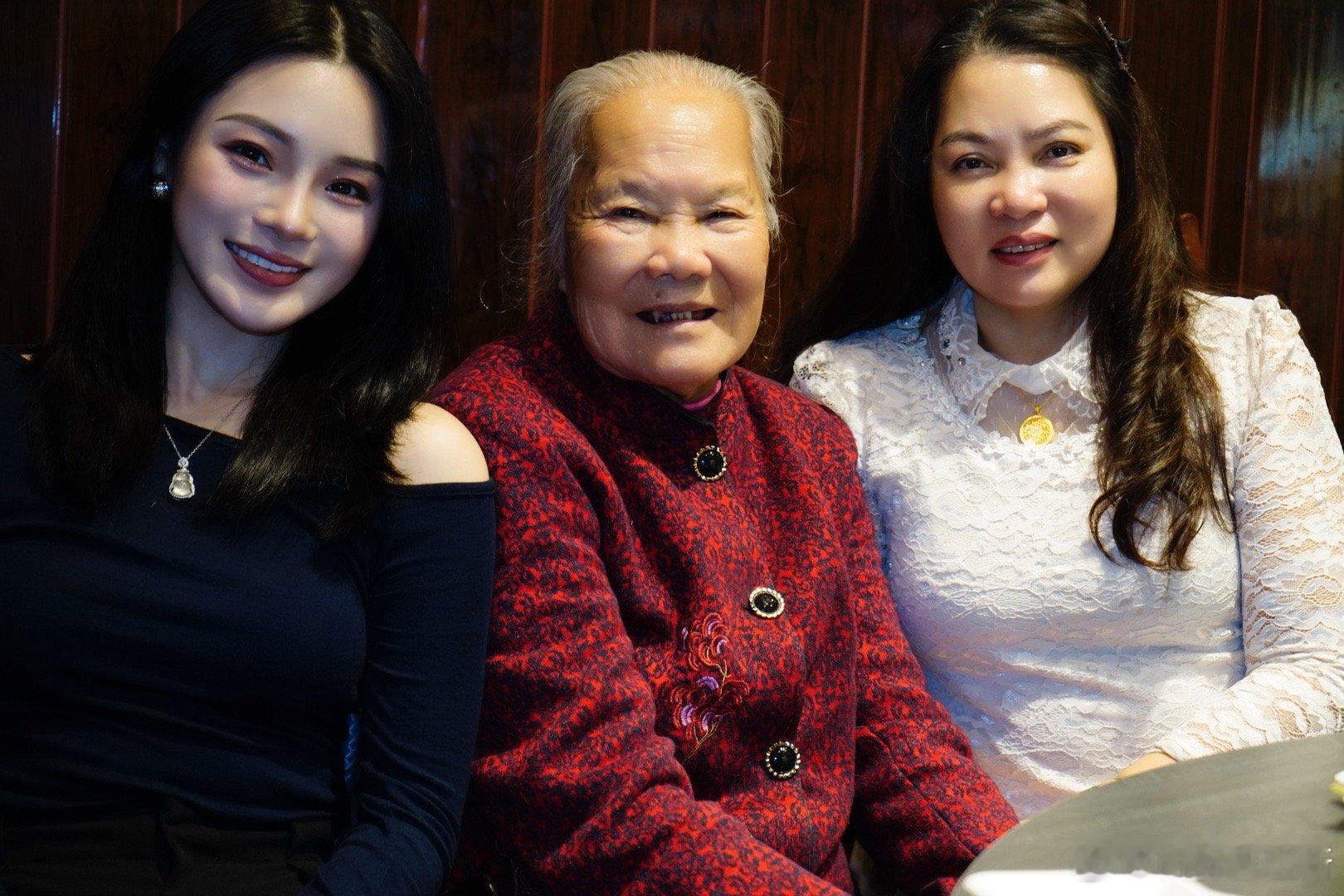 我侄子镜头下的姨姨爱之！！ 