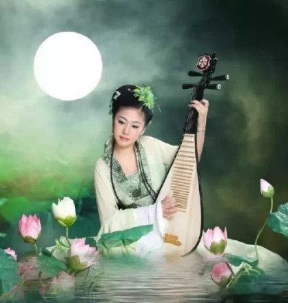 悠然梅心语 五律.中秋月儿何时圆文/逍遥仙一轮明月亮，两地惦天伦。三度中秋假，四